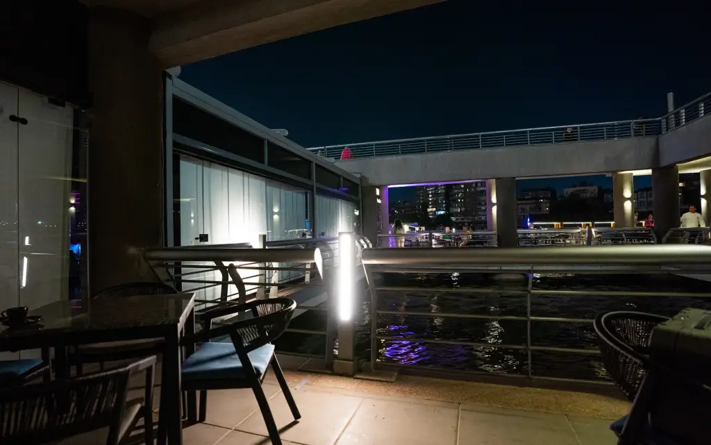 outdoor Nile dining Cairo