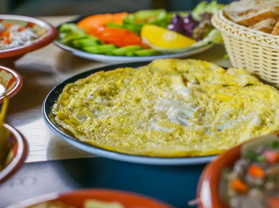 Breakfast Before Visiting the Giza Pyramids